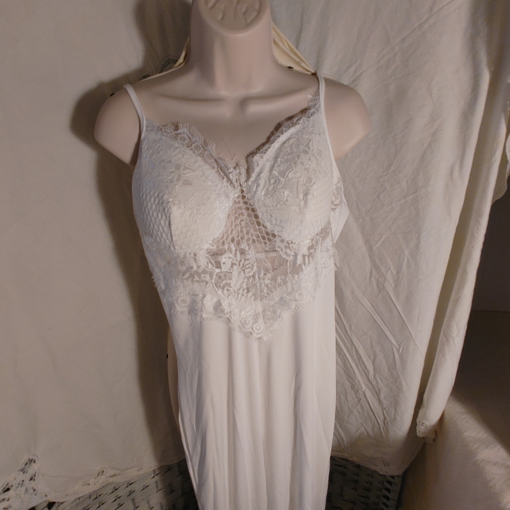 White Lace One Piece Lingerie Jumpsuit Size L Zip Back Padded Spandex Polyester